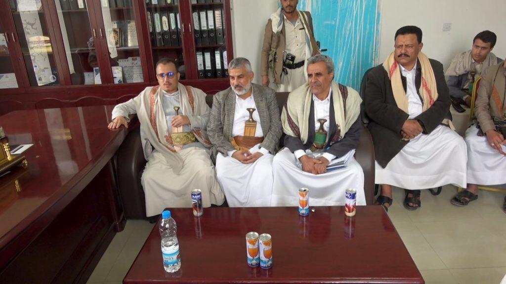 اجتماع بمحافظة عمران برئاسة المحافظ الدكتور فيصل جعمان  ورئيس مصلحة الضرائب والجمارك الدكتور ابراهيم علي مهدي مستوى سير العمل الضريبي والجمركي بالمحافظة ..